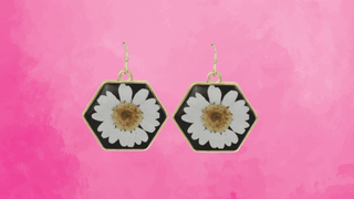 Cute daisy earrings