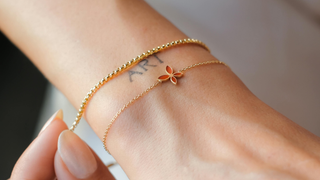 Permanent Jewelry vs. Clasp Bracelets: What’s the Difference?